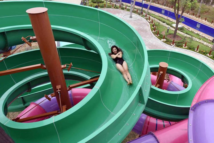 Cuoi Rong Cong Vien Nuoc